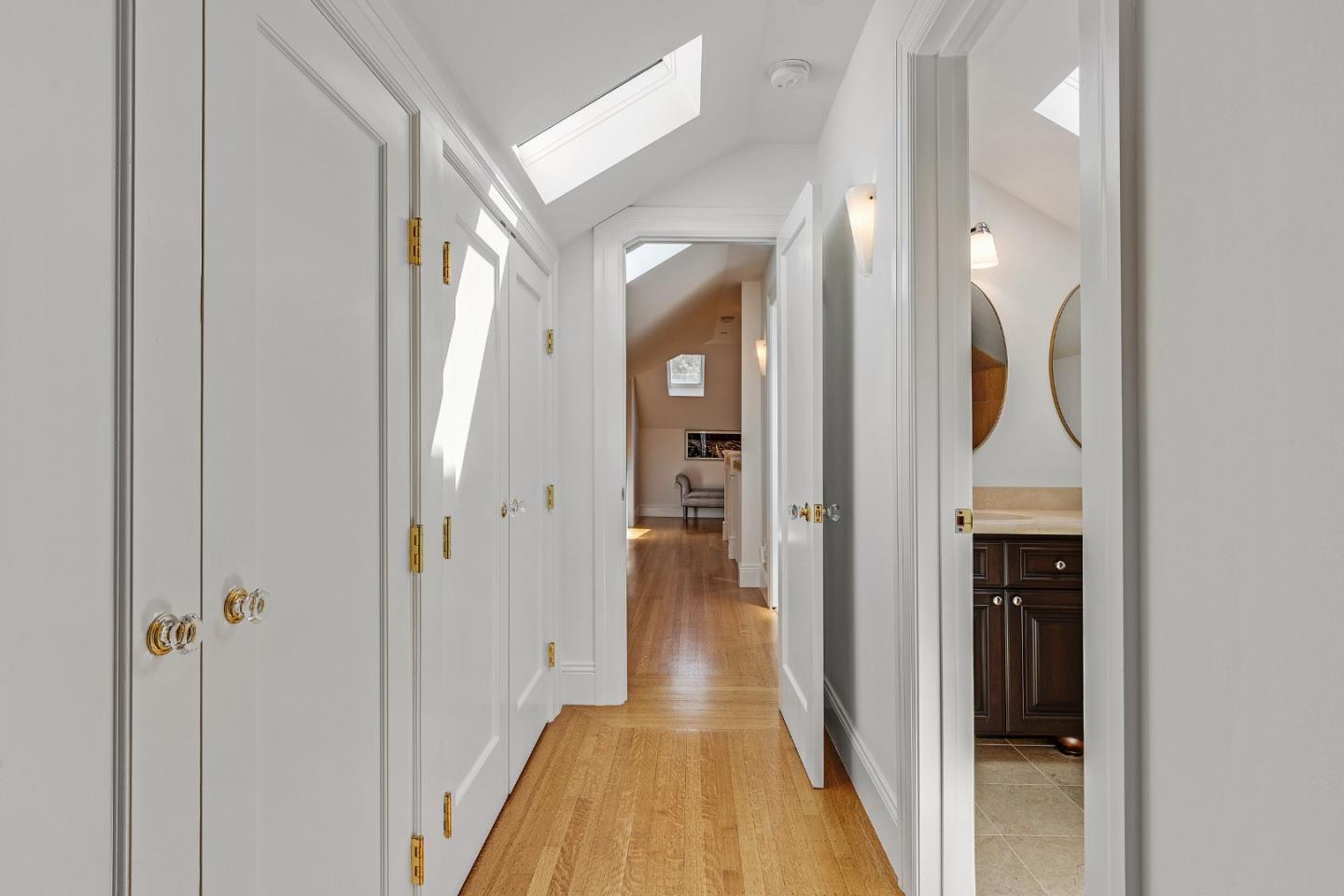 Detail Gallery Image 32 of 42 For 838 Walnut Ave, Burlingame,  CA 94010 - 4 Beds | 4 Baths