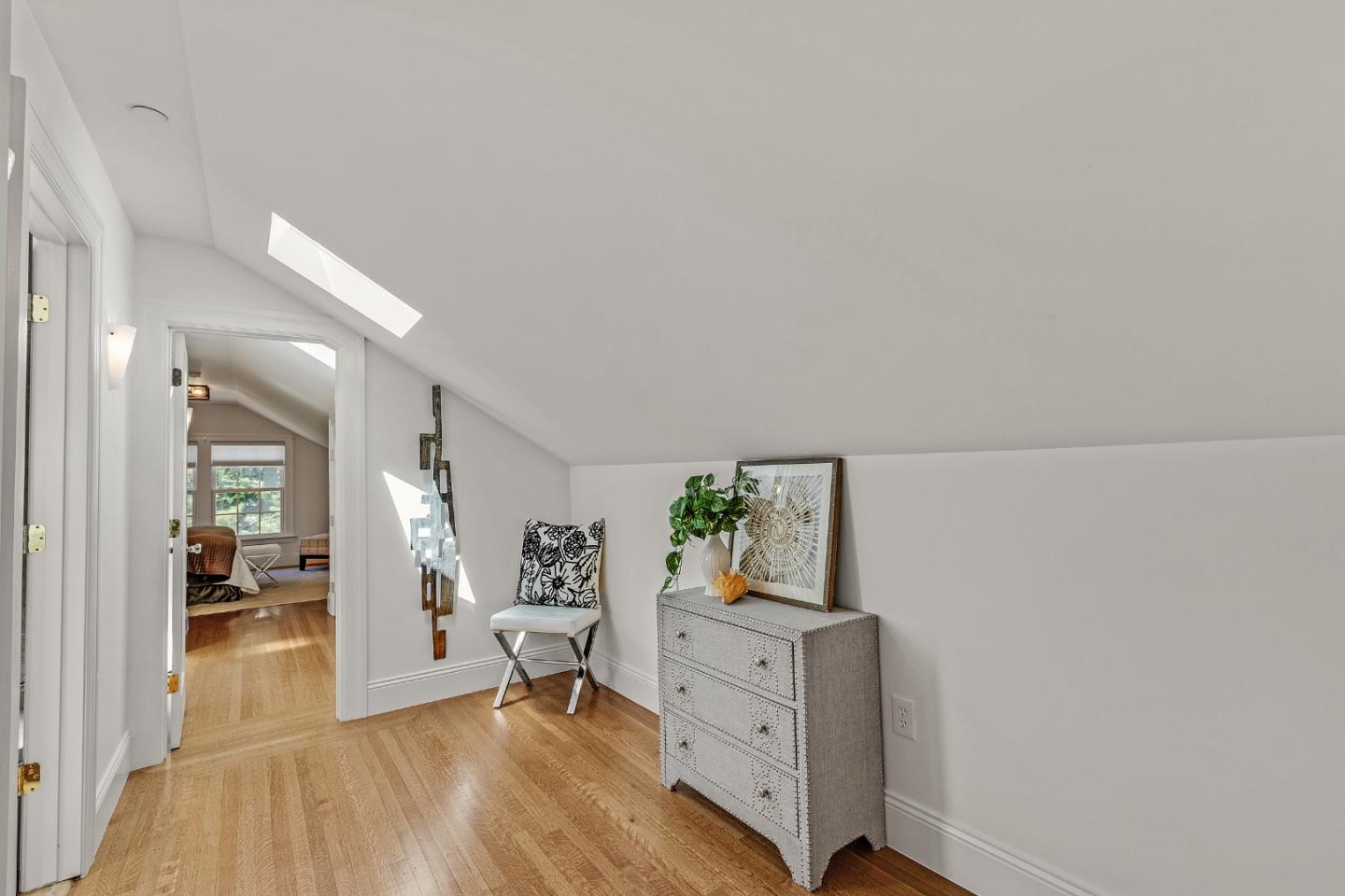 Detail Gallery Image 36 of 42 For 838 Walnut Ave, Burlingame,  CA 94010 - 4 Beds | 4 Baths