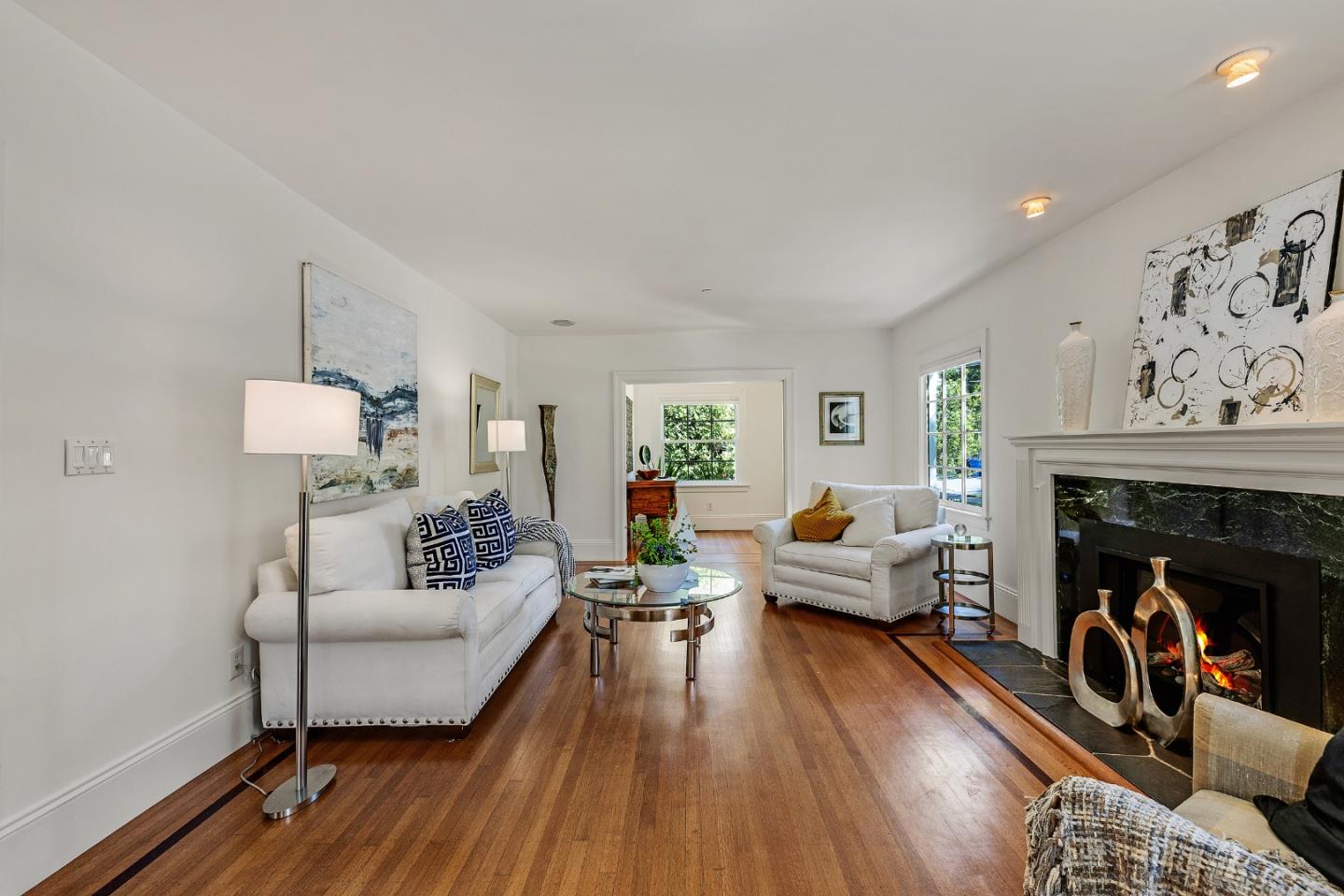 Detail Gallery Image 8 of 42 For 838 Walnut Ave, Burlingame,  CA 94010 - 4 Beds | 4 Baths