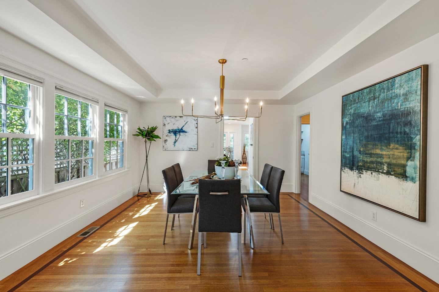 Detail Gallery Image 9 of 42 For 838 Walnut Ave, Burlingame,  CA 94010 - 4 Beds | 4 Baths