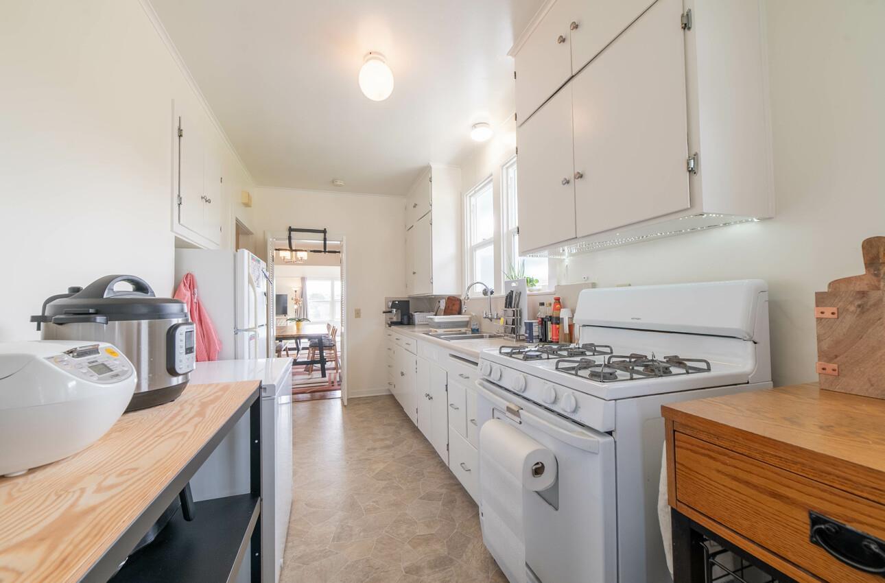 Detail Gallery Image 43 of 53 For 206 Cypress Ave, Pacific Grove,  CA 93950 - 6 Beds | 2 Baths