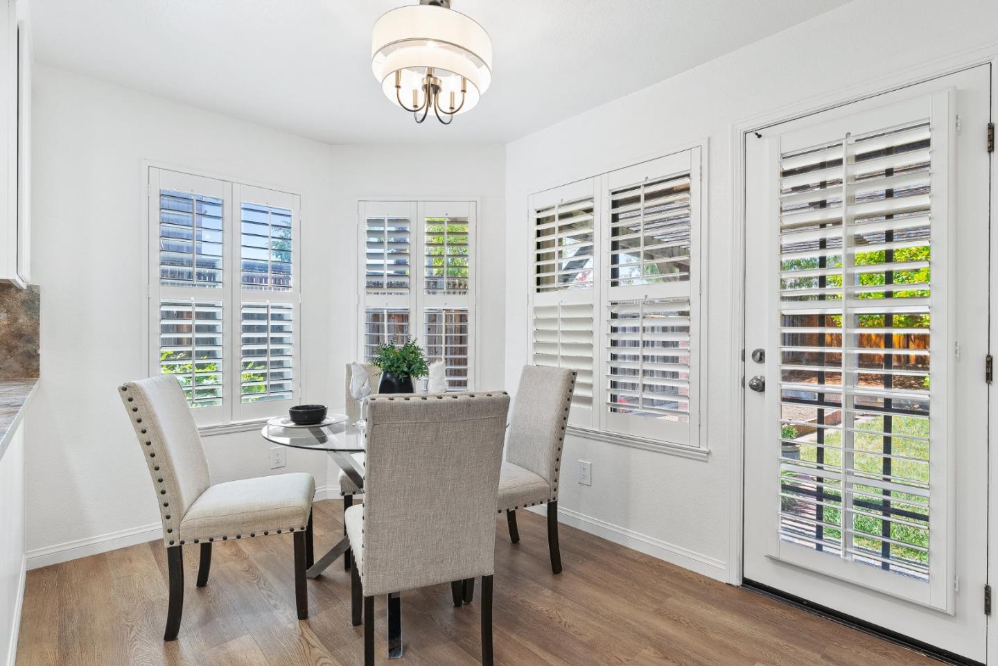 Detail Gallery Image 10 of 38 For 5949 Porto Alegre Dr, San Jose,  CA 95120 - 3 Beds | 2/1 Baths