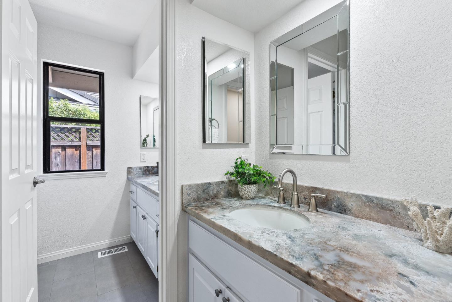 Detail Gallery Image 24 of 38 For 5949 Porto Alegre Dr, San Jose,  CA 95120 - 3 Beds | 2/1 Baths