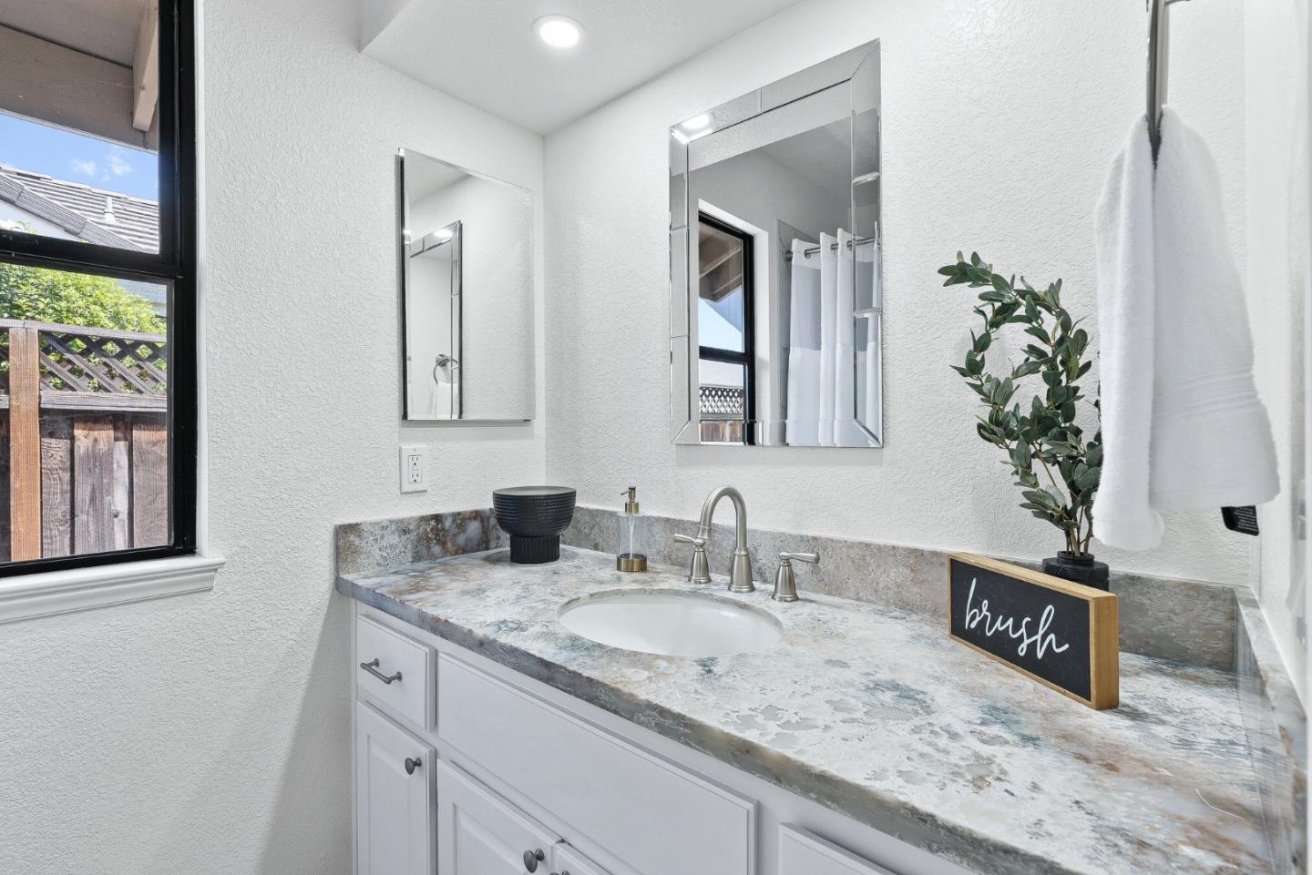 Detail Gallery Image 25 of 38 For 5949 Porto Alegre Dr, San Jose,  CA 95120 - 3 Beds | 2/1 Baths