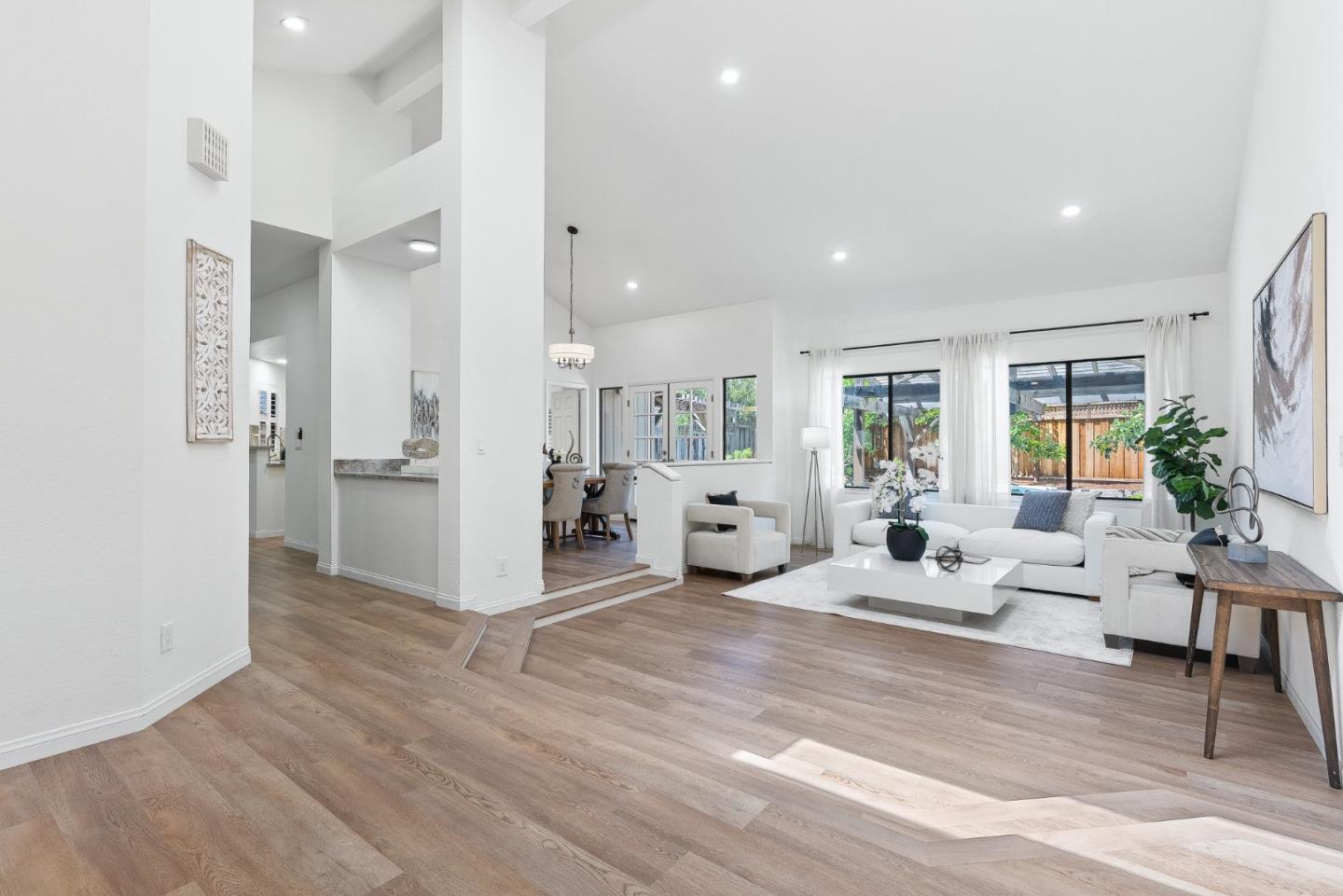 Detail Gallery Image 3 of 38 For 5949 Porto Alegre Dr, San Jose,  CA 95120 - 3 Beds | 2/1 Baths