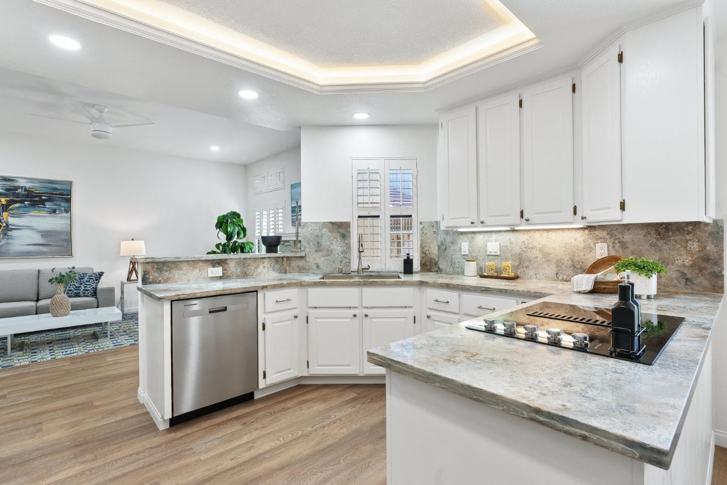 Detail Gallery Image 6 of 38 For 5949 Porto Alegre Dr, San Jose,  CA 95120 - 3 Beds | 2/1 Baths