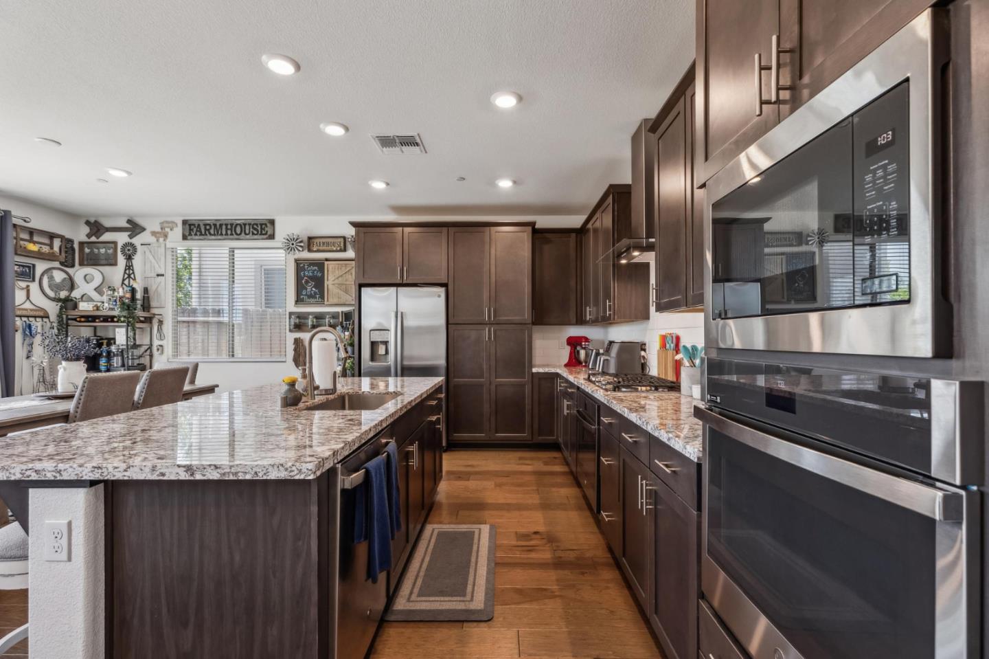 Detail Gallery Image 11 of 43 For 8906 Upbeat Way, Elk Grove,  CA 95757 - 3 Beds | 2/1 Baths