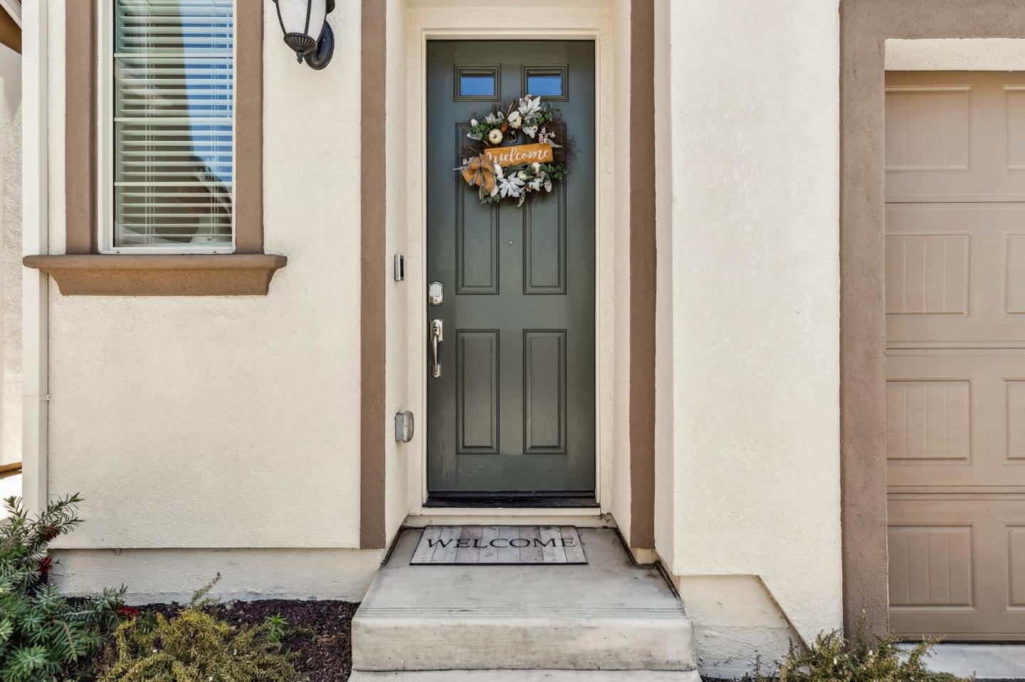Detail Gallery Image 2 of 43 For 8906 Upbeat Way, Elk Grove,  CA 95757 - 3 Beds | 2/1 Baths