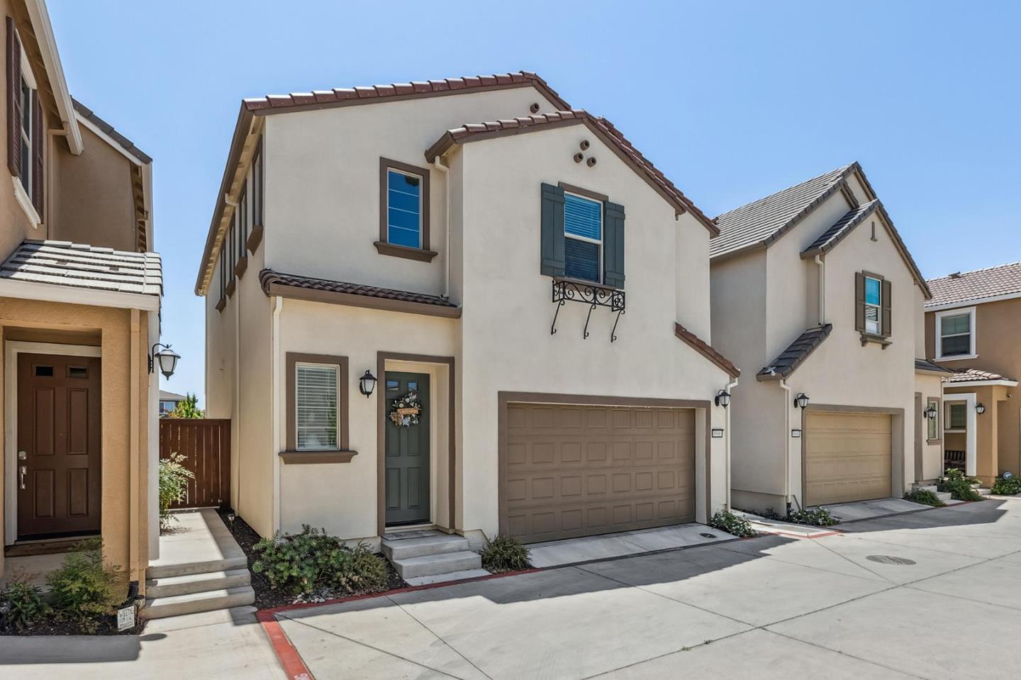 Detail Gallery Image 3 of 43 For 8906 Upbeat Way, Elk Grove,  CA 95757 - 3 Beds | 2/1 Baths