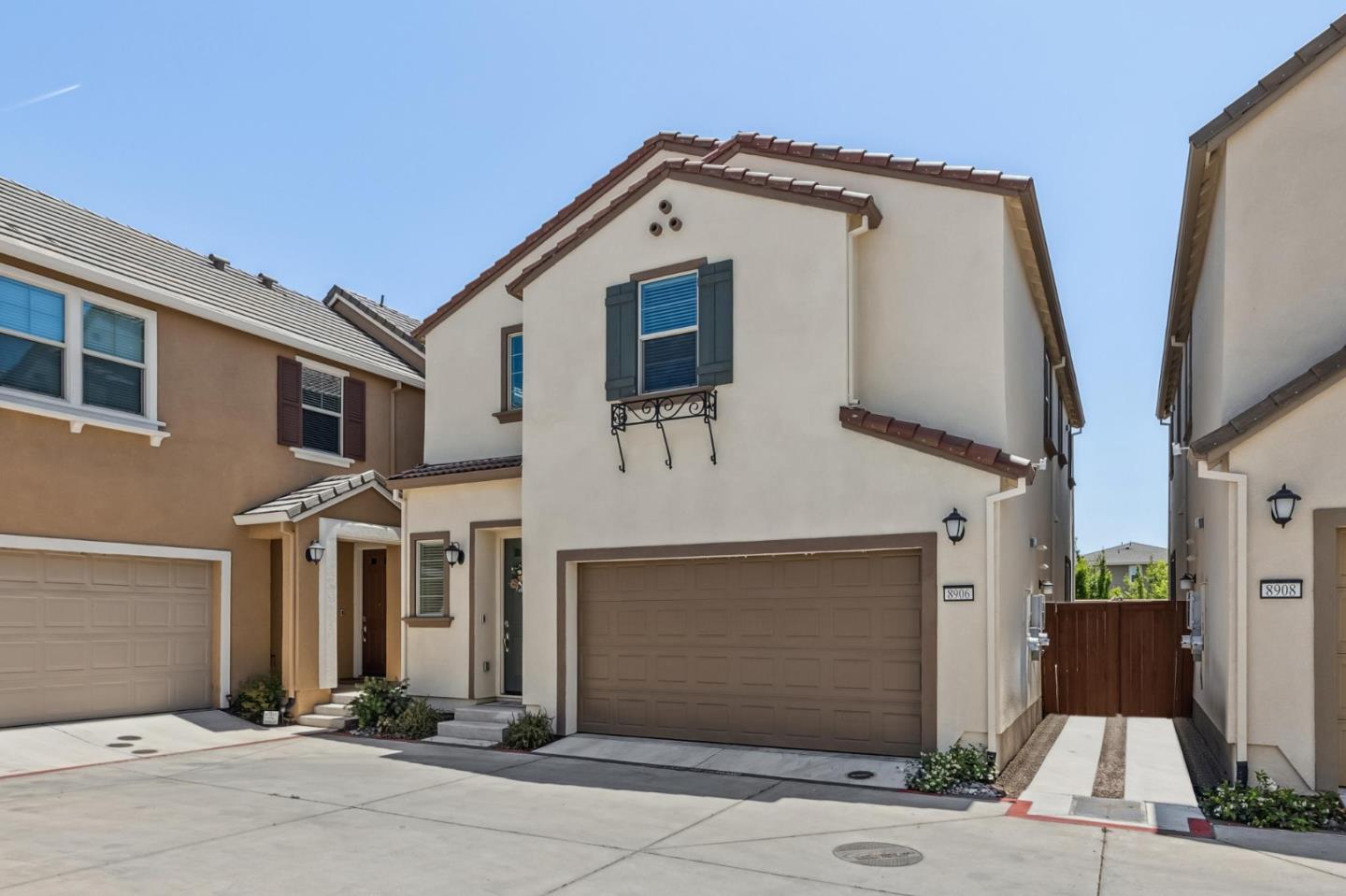 Detail Gallery Image 4 of 43 For 8906 Upbeat Way, Elk Grove,  CA 95757 - 3 Beds | 2/1 Baths