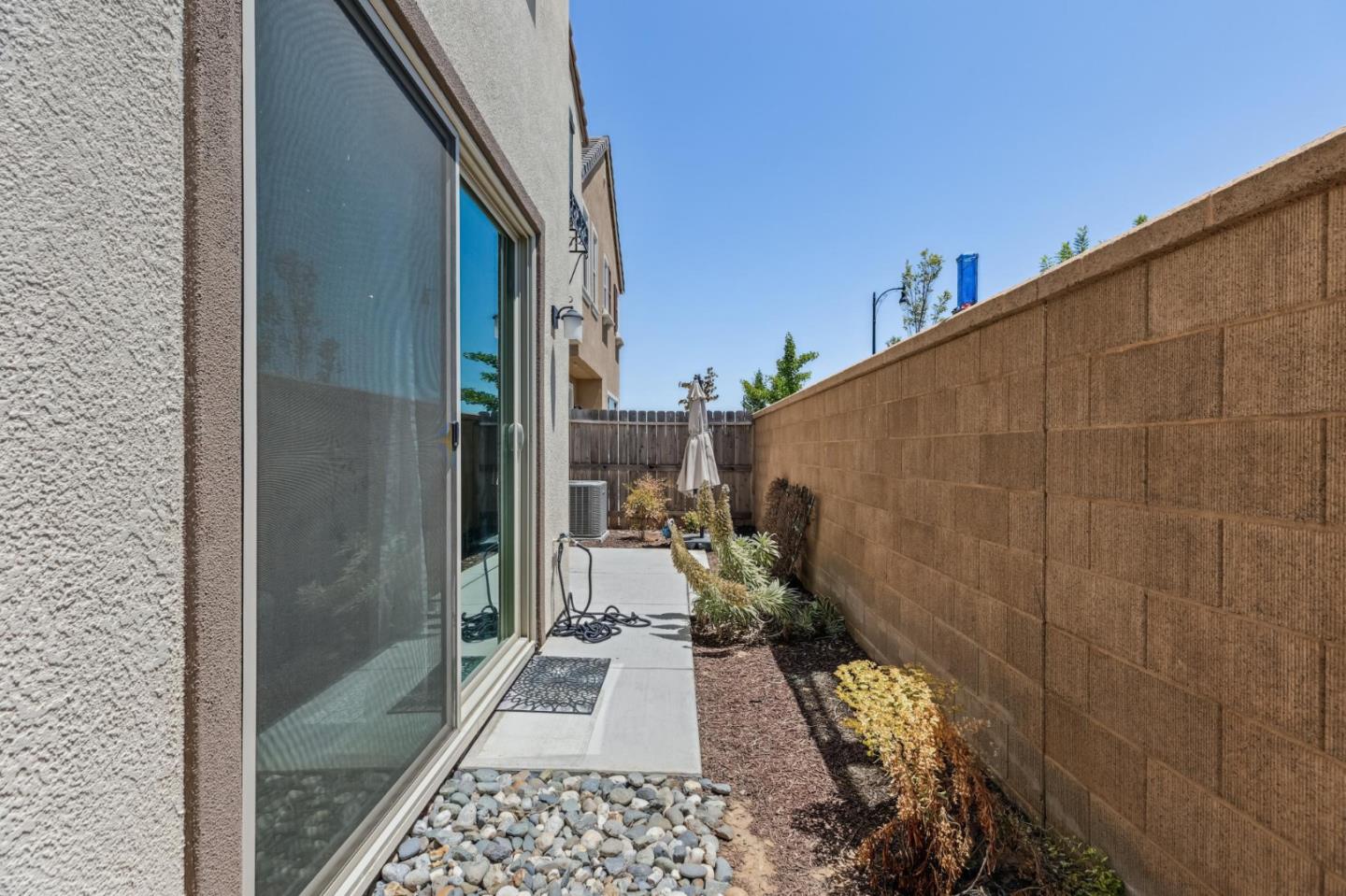 Detail Gallery Image 40 of 43 For 8906 Upbeat Way, Elk Grove,  CA 95757 - 3 Beds | 2/1 Baths