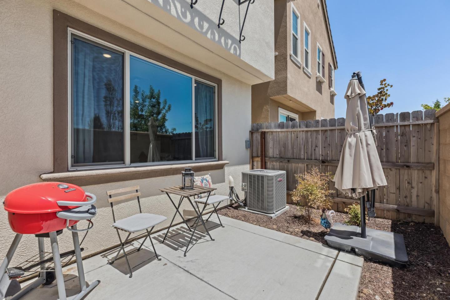 Detail Gallery Image 41 of 43 For 8906 Upbeat Way, Elk Grove,  CA 95757 - 3 Beds | 2/1 Baths