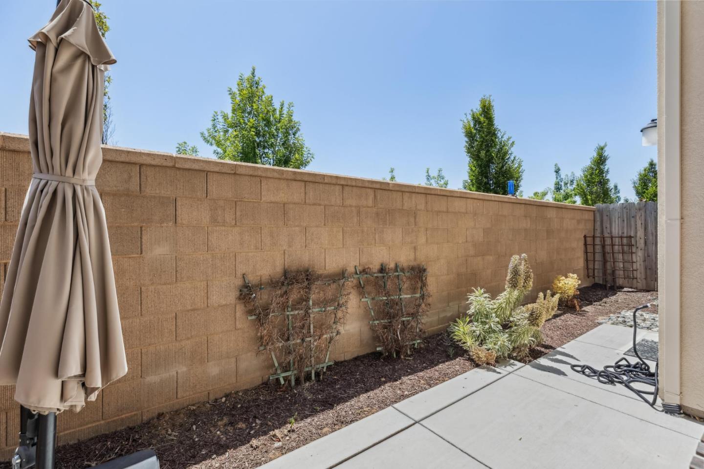 Detail Gallery Image 42 of 43 For 8906 Upbeat Way, Elk Grove,  CA 95757 - 3 Beds | 2/1 Baths