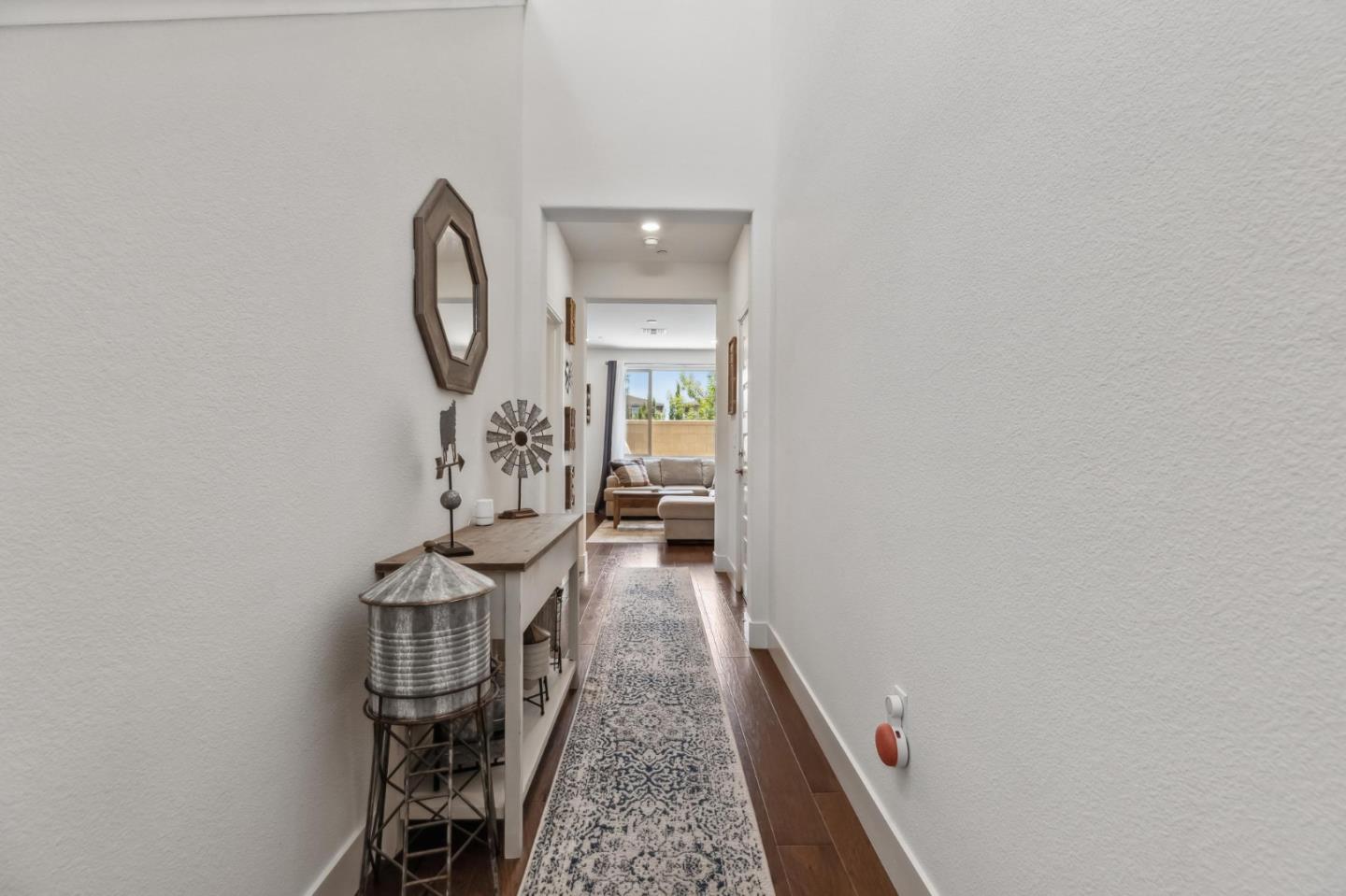Detail Gallery Image 6 of 43 For 8906 Upbeat Way, Elk Grove,  CA 95757 - 3 Beds | 2/1 Baths