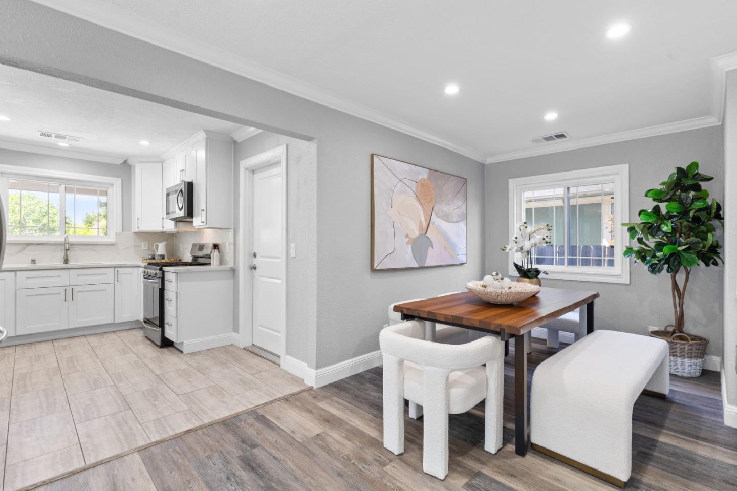 Detail Gallery Image 11 of 29 For 1120 Alberni St, East Palo Alto,  CA 94303 - 5 Beds | 3 Baths