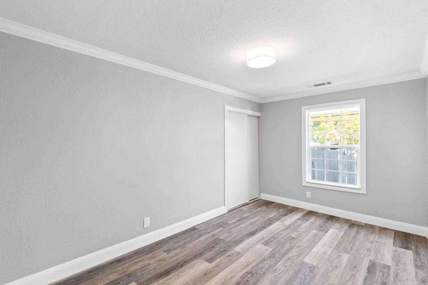 Detail Gallery Image 17 of 29 For 1120 Alberni St, East Palo Alto,  CA 94303 - 5 Beds | 3 Baths