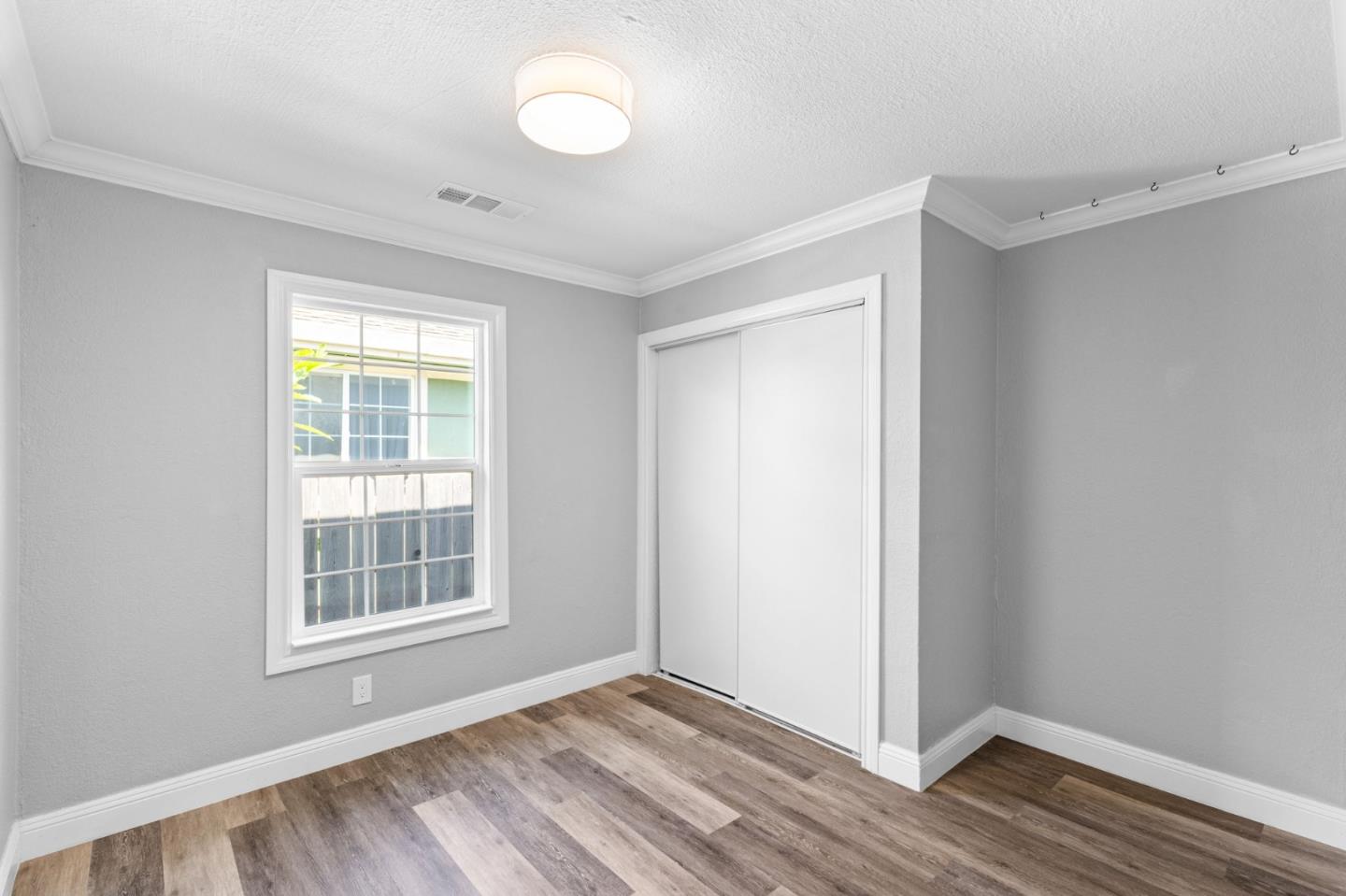 Detail Gallery Image 18 of 29 For 1120 Alberni St, East Palo Alto,  CA 94303 - 5 Beds | 3 Baths