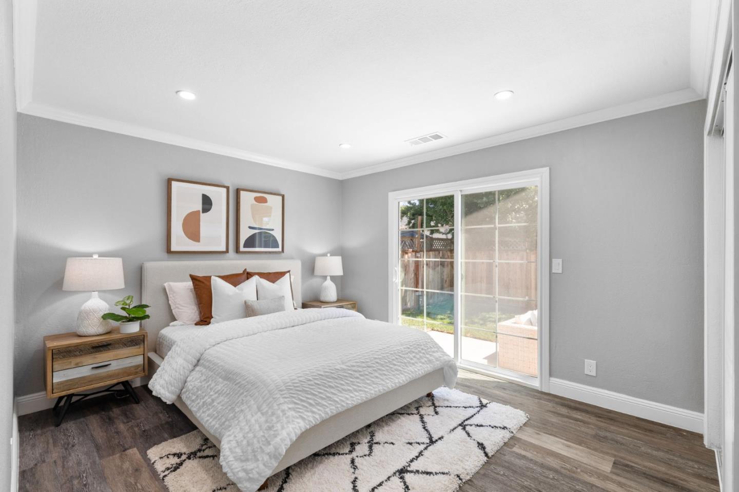 Detail Gallery Image 20 of 29 For 1120 Alberni St, East Palo Alto,  CA 94303 - 5 Beds | 3 Baths