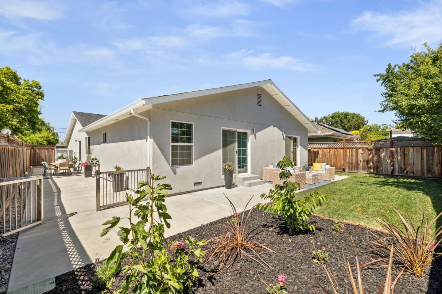 Detail Gallery Image 28 of 29 For 1120 Alberni St, East Palo Alto,  CA 94303 - 5 Beds | 3 Baths