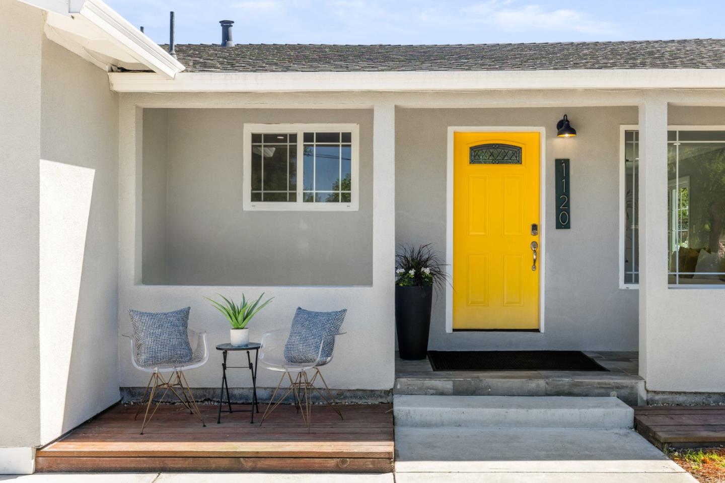 Detail Gallery Image 4 of 29 For 1120 Alberni St, East Palo Alto,  CA 94303 - 5 Beds | 3 Baths
