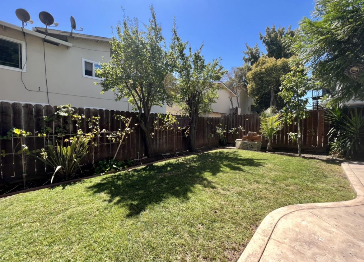 Detail Gallery Image 10 of 12 For 139 Jackson Ave, Redwood City,  CA 94061 - 2 Beds | 1 Baths