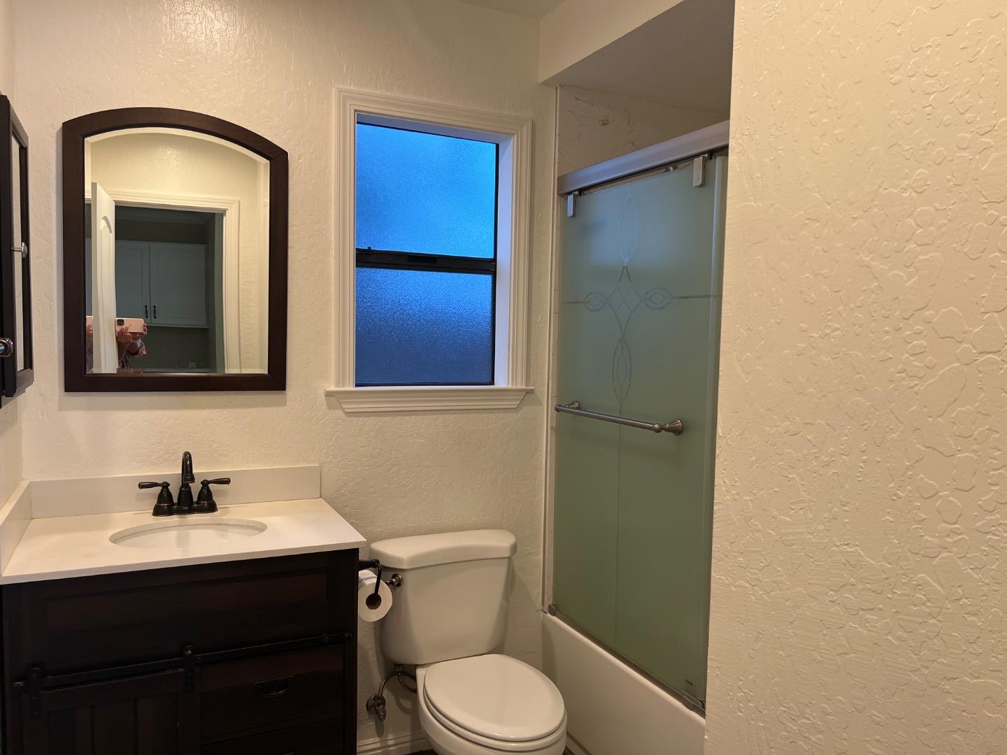 Detail Gallery Image 7 of 12 For 139 Jackson Ave, Redwood City,  CA 94061 - 2 Beds | 1 Baths