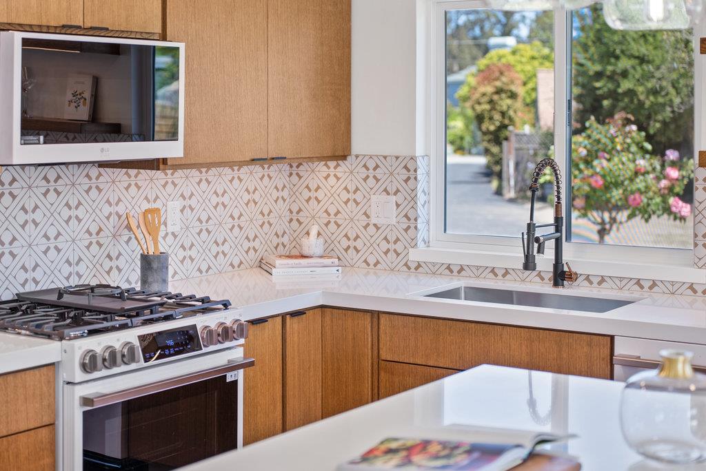 Detail Gallery Image 8 of 35 For 2537 Orchard St, Soquel,  CA 95073 - 4 Beds | 2 Baths