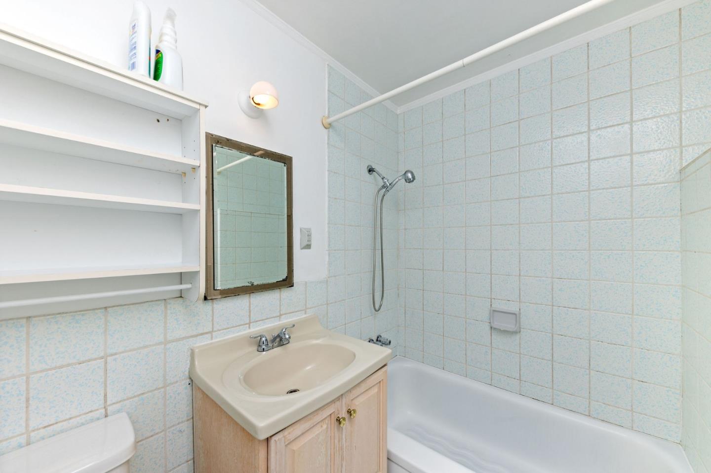 Detail Gallery Image 16 of 51 For 325 Bridgeview Dr, San Francisco,  CA 94124 - 4 Beds | 2 Baths