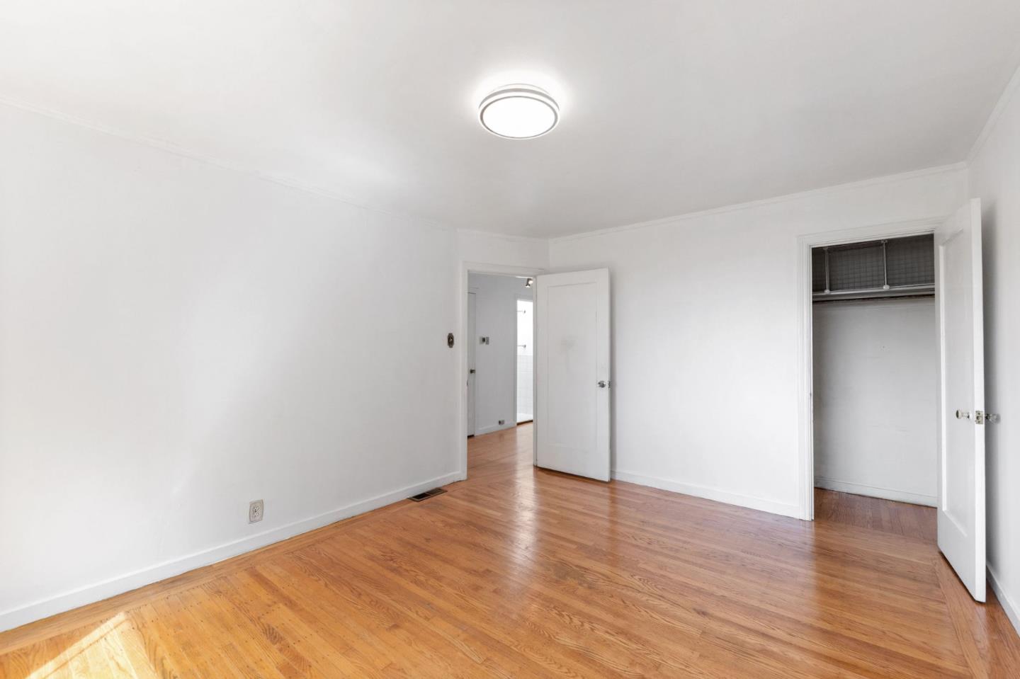 Detail Gallery Image 19 of 51 For 325 Bridgeview Dr, San Francisco,  CA 94124 - 4 Beds | 2 Baths