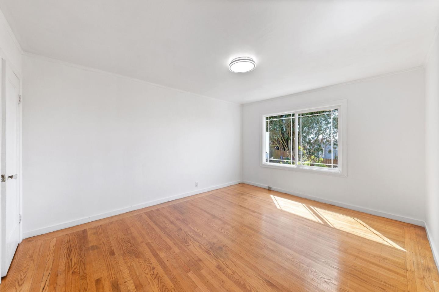 Detail Gallery Image 20 of 51 For 325 Bridgeview Dr, San Francisco,  CA 94124 - 4 Beds | 2 Baths