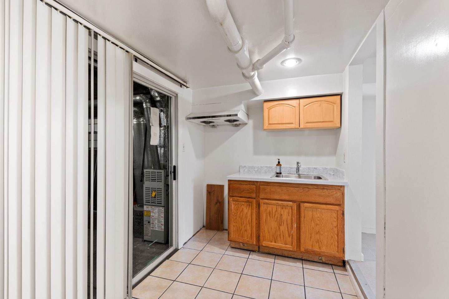 Detail Gallery Image 36 of 51 For 325 Bridgeview Dr, San Francisco,  CA 94124 - 4 Beds | 2 Baths