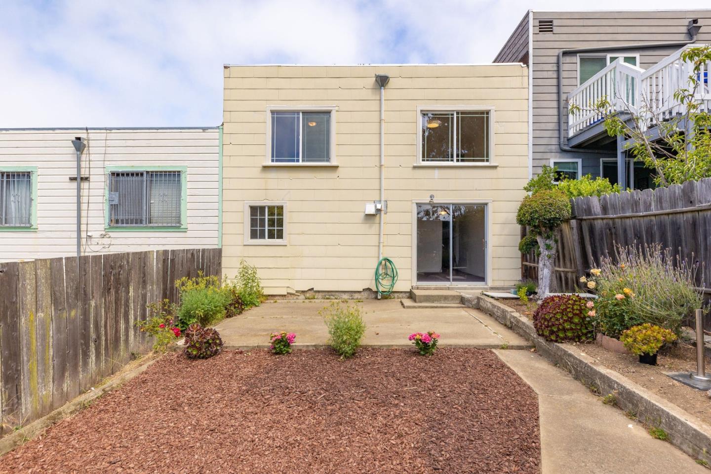 Detail Gallery Image 39 of 51 For 325 Bridgeview Dr, San Francisco,  CA 94124 - 4 Beds | 2 Baths