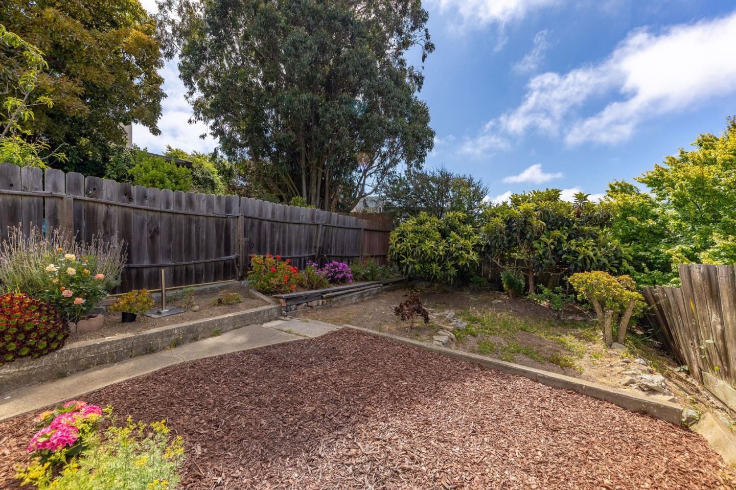 Detail Gallery Image 42 of 51 For 325 Bridgeview Dr, San Francisco,  CA 94124 - 4 Beds | 2 Baths