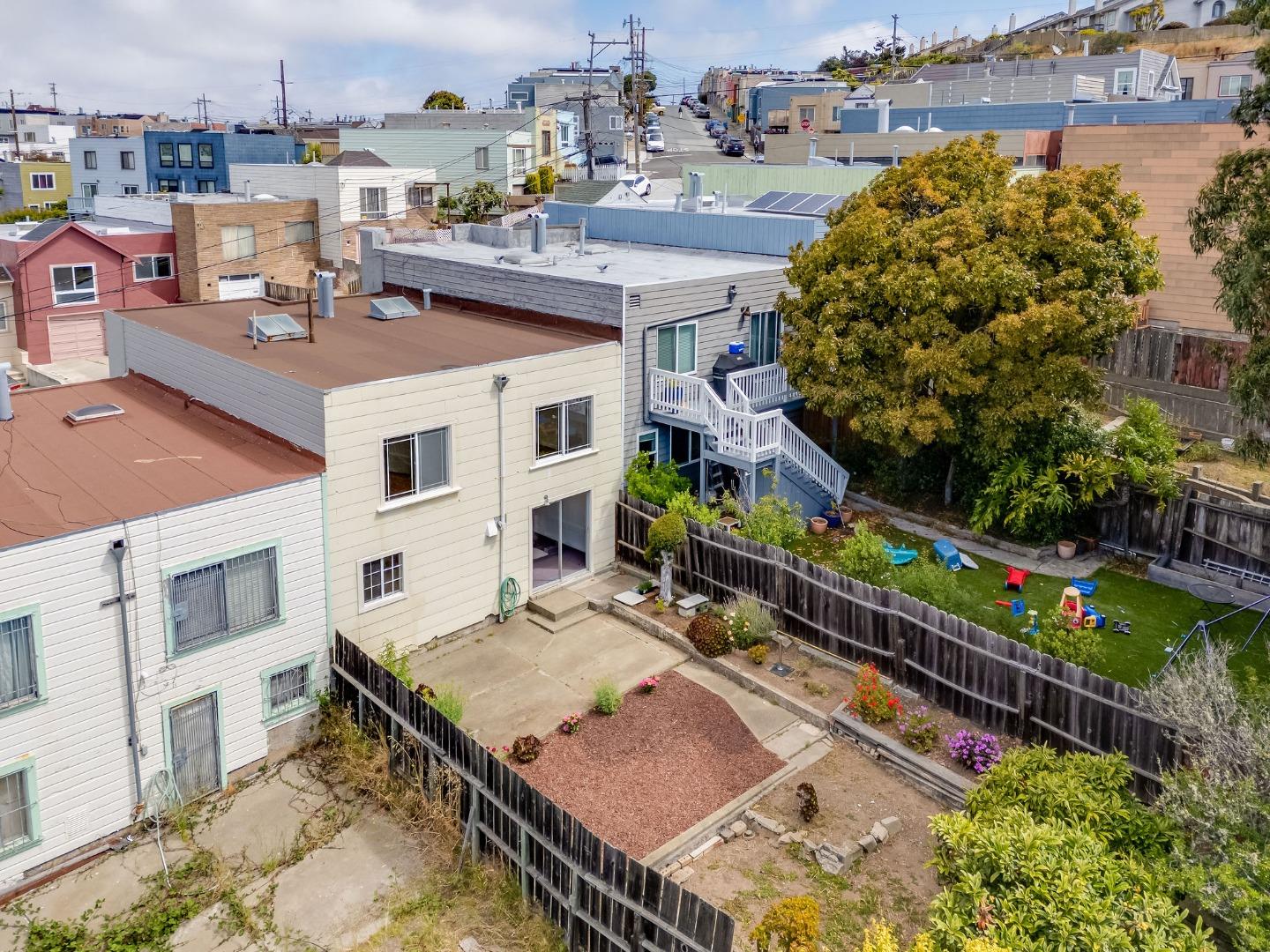 Detail Gallery Image 45 of 51 For 325 Bridgeview Dr, San Francisco,  CA 94124 - 4 Beds | 2 Baths