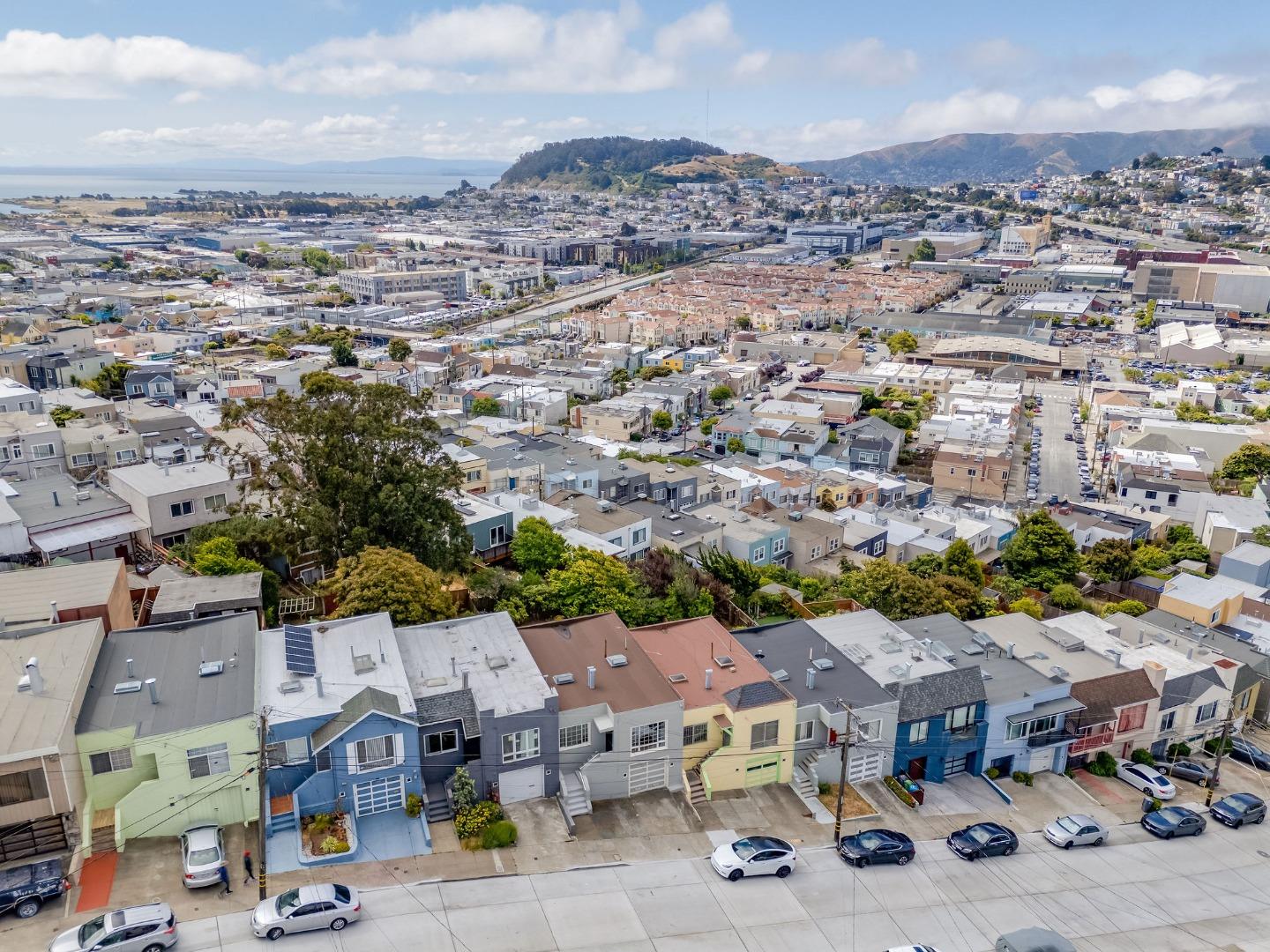 Detail Gallery Image 47 of 51 For 325 Bridgeview Dr, San Francisco,  CA 94124 - 4 Beds | 2 Baths