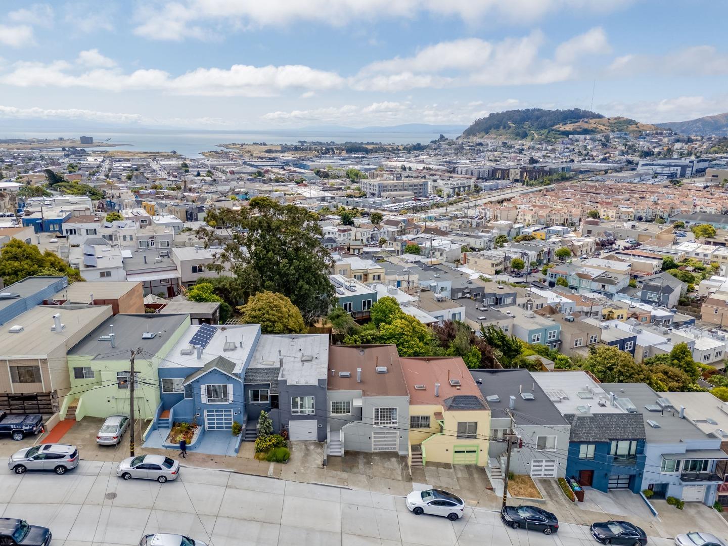 Detail Gallery Image 48 of 51 For 325 Bridgeview Dr, San Francisco,  CA 94124 - 4 Beds | 2 Baths