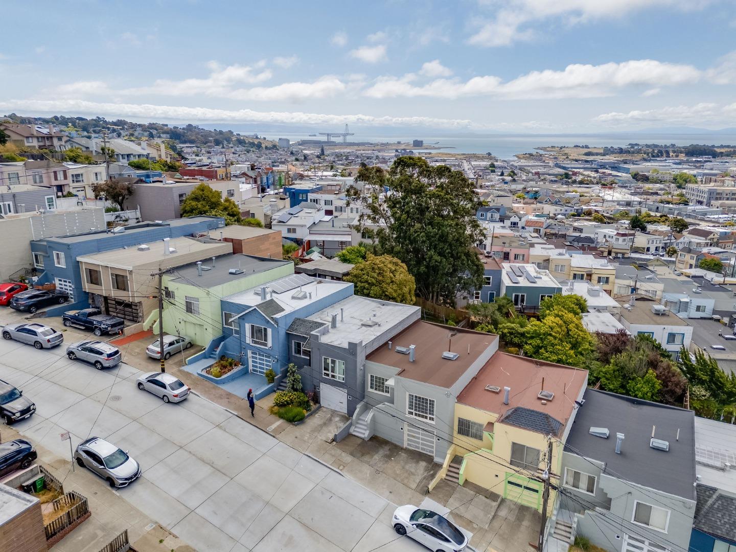 Detail Gallery Image 49 of 51 For 325 Bridgeview Dr, San Francisco,  CA 94124 - 4 Beds | 2 Baths