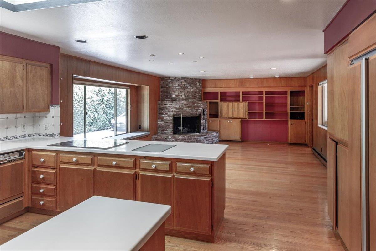 Detail Gallery Image 11 of 42 For 60 View St, Los Altos,  CA 94022 - 5 Beds | 3 Baths