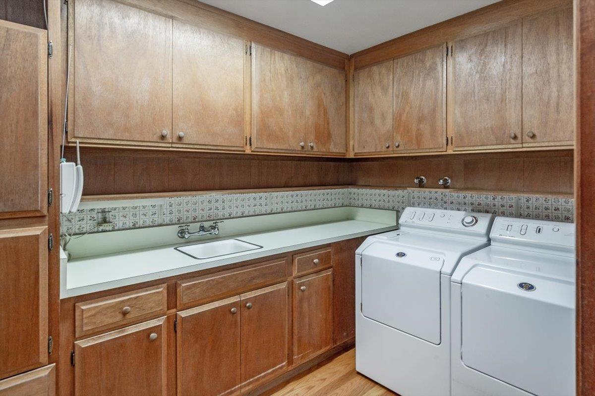 Detail Gallery Image 23 of 42 For 60 View St, Los Altos,  CA 94022 - 5 Beds | 3 Baths