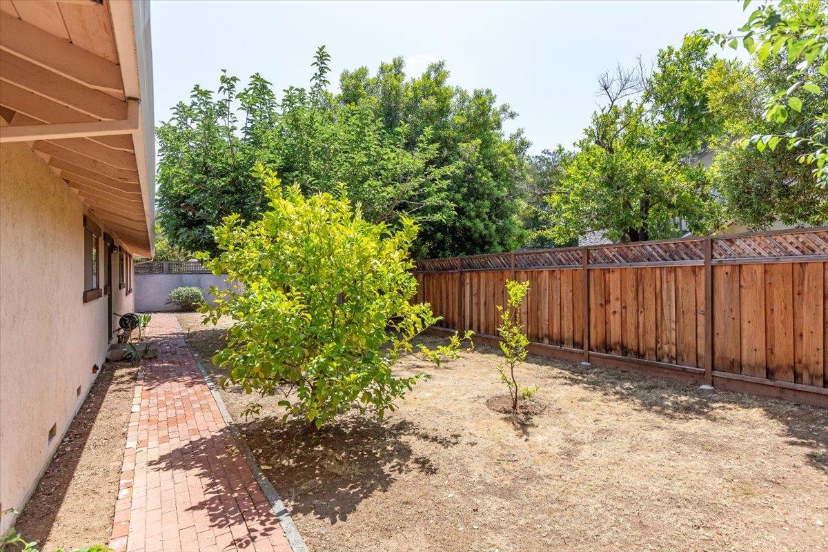 Detail Gallery Image 36 of 42 For 60 View St, Los Altos,  CA 94022 - 5 Beds | 3 Baths