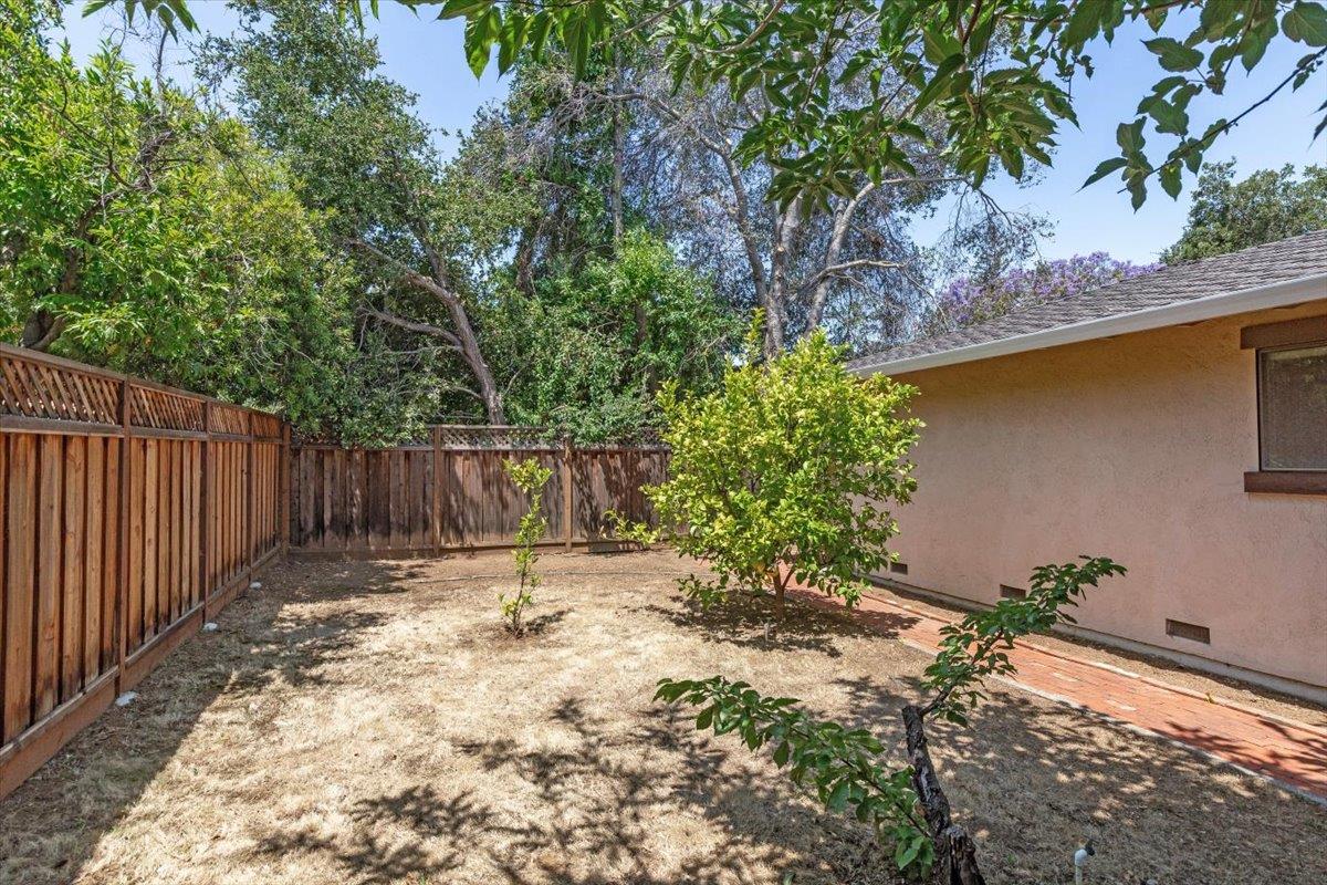 Detail Gallery Image 38 of 42 For 60 View St, Los Altos,  CA 94022 - 5 Beds | 3 Baths