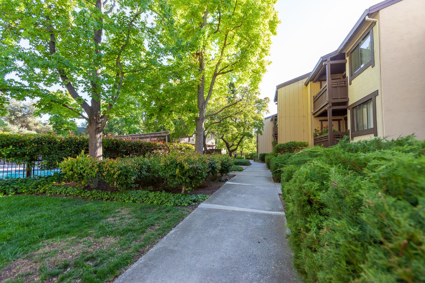 Detail Gallery Image 3 of 15 For 765 San Antonio Rd # 70, Palo Alto,  CA 94303 - 2 Beds | 2 Baths