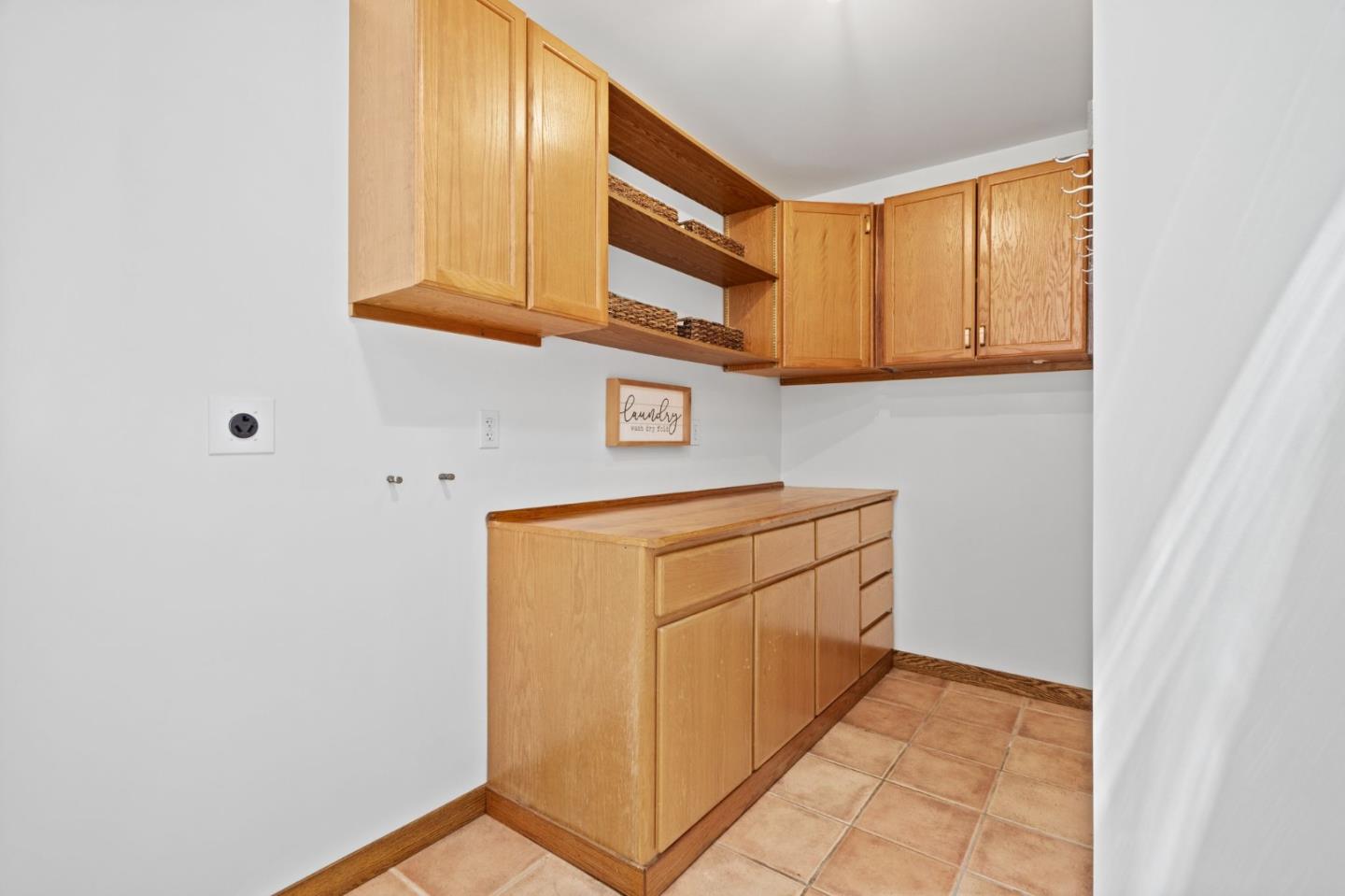 Detail Gallery Image 18 of 27 For 1780 Edgewood Rd, Redwood City,  CA 94062 - 4 Beds | 3/1 Baths