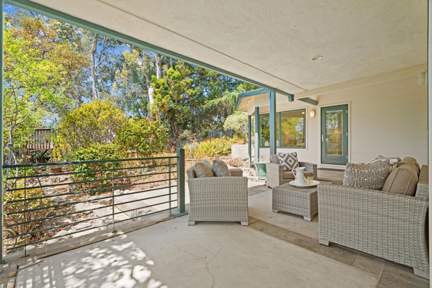 Detail Gallery Image 19 of 27 For 1780 Edgewood Rd, Redwood City,  CA 94062 - 4 Beds | 3/1 Baths