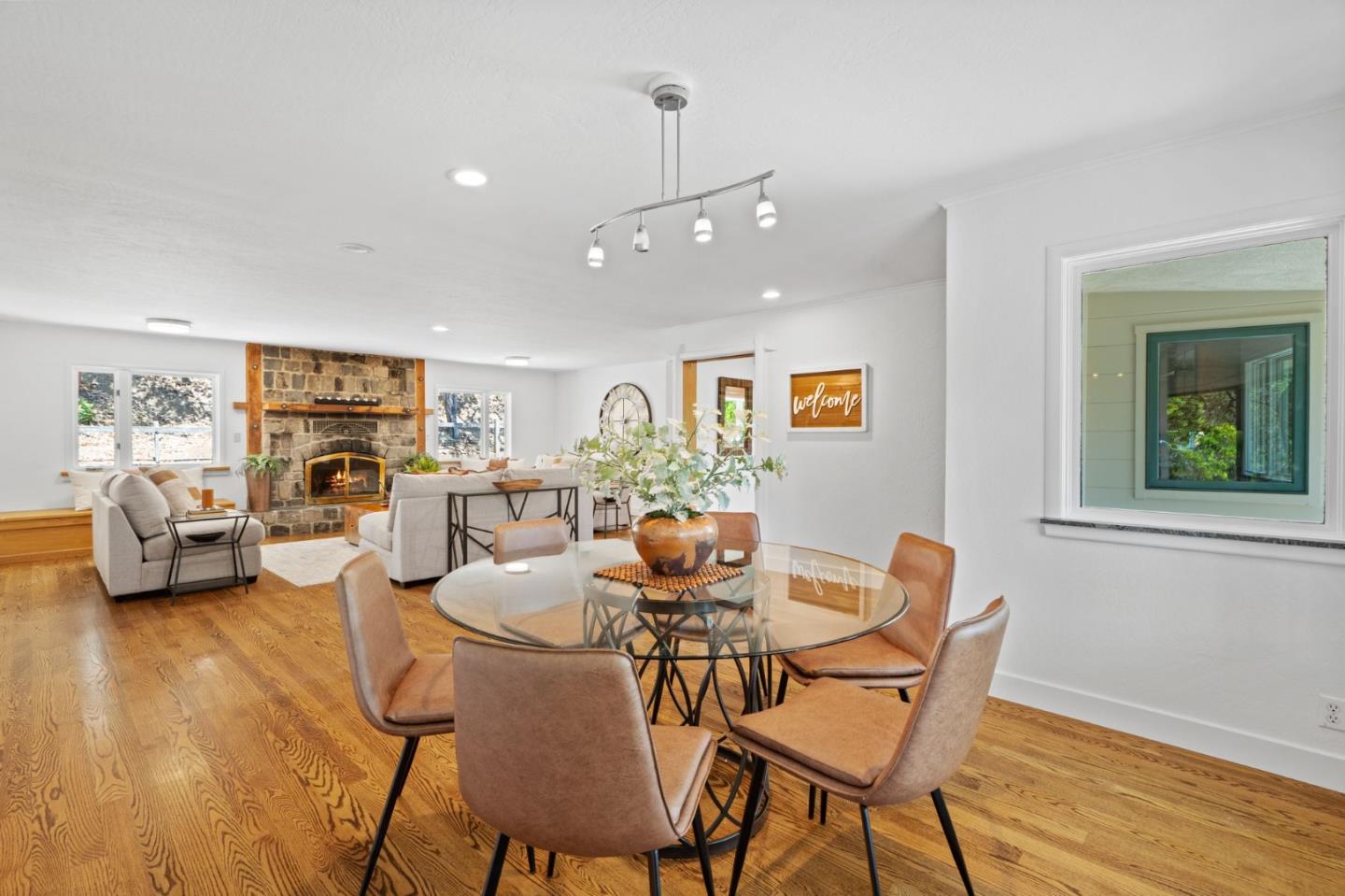 Detail Gallery Image 2 of 27 For 1780 Edgewood Rd, Redwood City,  CA 94062 - 4 Beds | 3/1 Baths