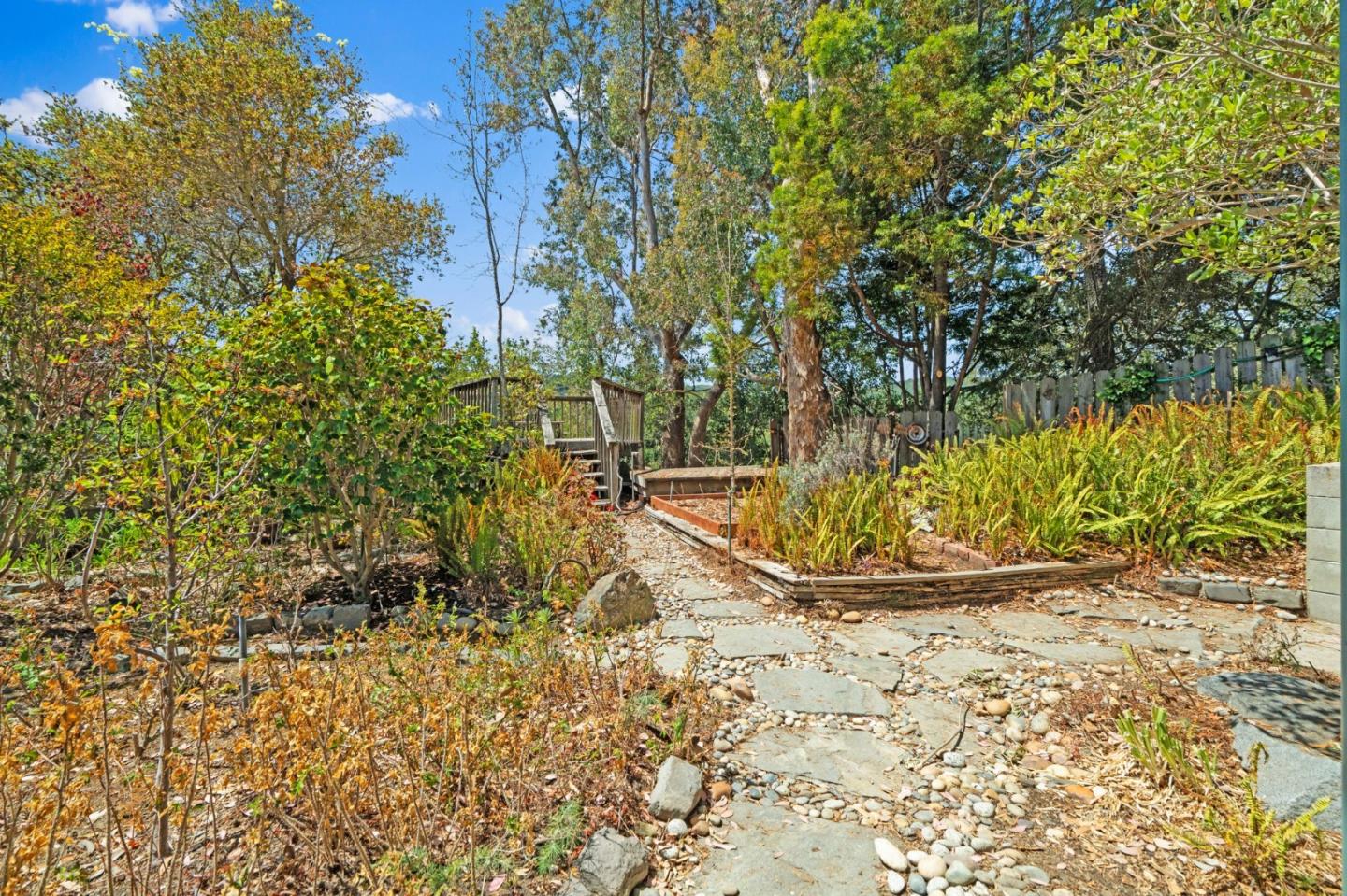 Detail Gallery Image 21 of 27 For 1780 Edgewood Rd, Redwood City,  CA 94062 - 4 Beds | 3/1 Baths