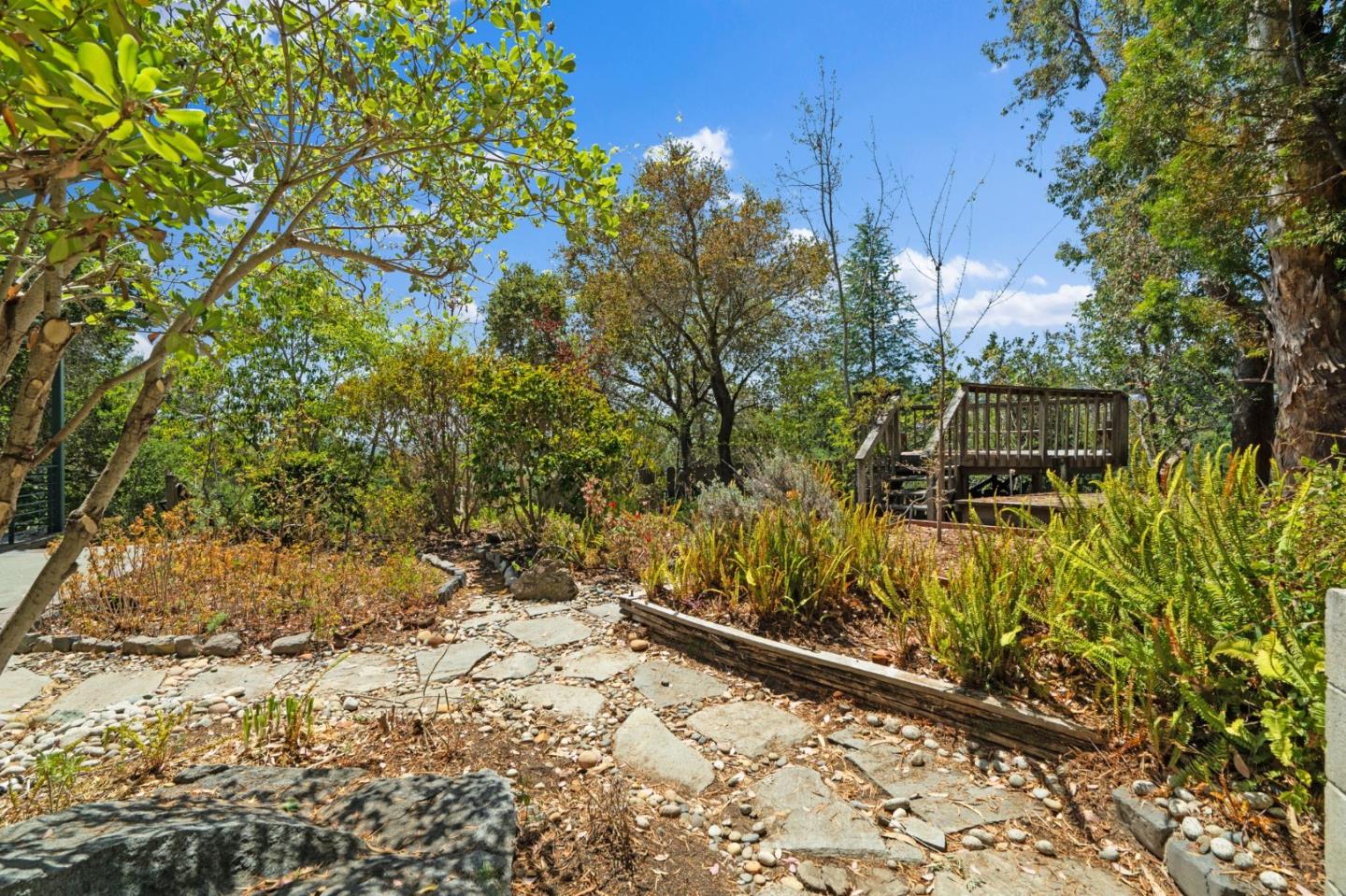 Detail Gallery Image 22 of 27 For 1780 Edgewood Rd, Redwood City,  CA 94062 - 4 Beds | 3/1 Baths
