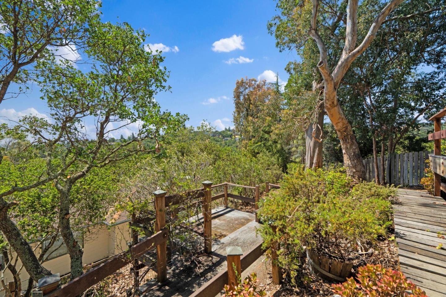 Detail Gallery Image 23 of 27 For 1780 Edgewood Rd, Redwood City,  CA 94062 - 4 Beds | 3/1 Baths