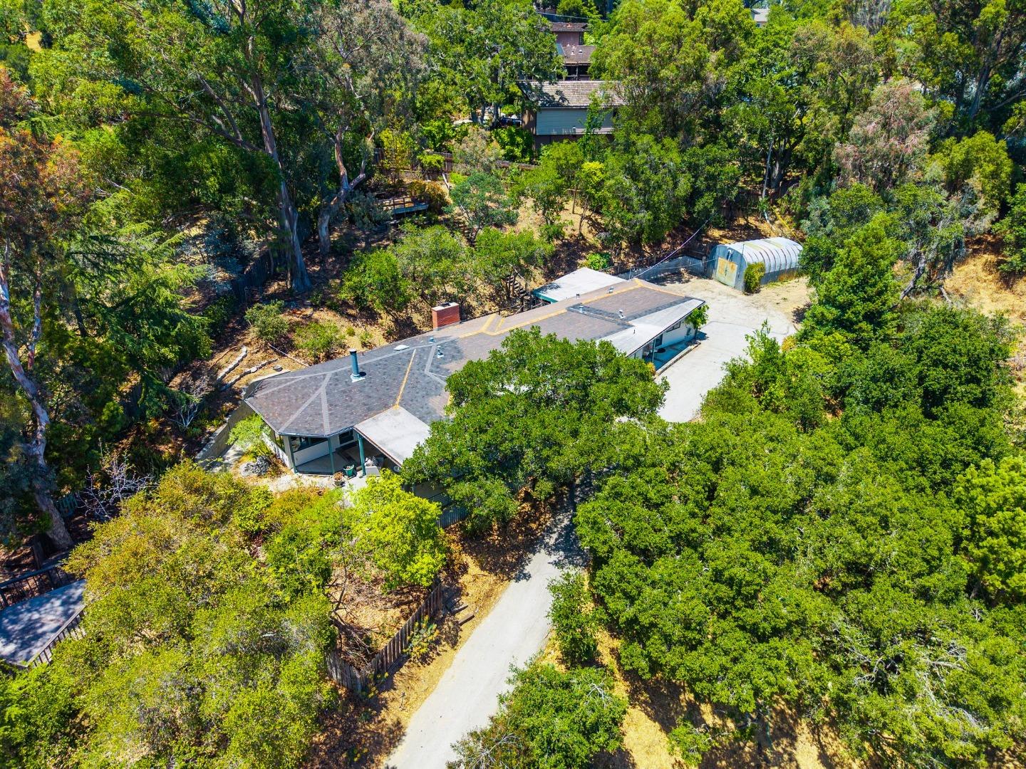 Detail Gallery Image 25 of 27 For 1780 Edgewood Rd, Redwood City,  CA 94062 - 4 Beds | 3/1 Baths