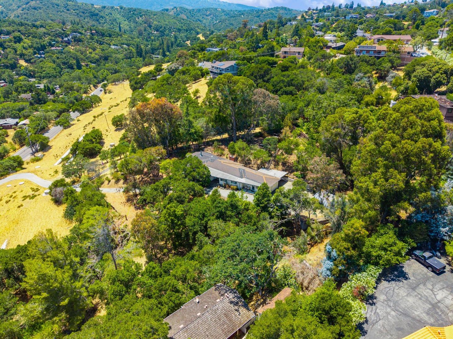 Detail Gallery Image 26 of 27 For 1780 Edgewood Rd, Redwood City,  CA 94062 - 4 Beds | 3/1 Baths